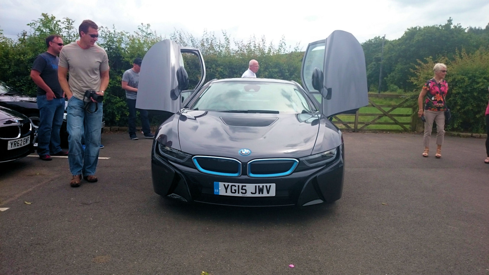 i8 front